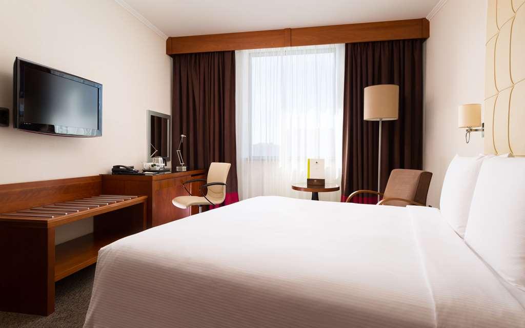 Doubletree By Hilton Novosibirsk Hotel Room photo